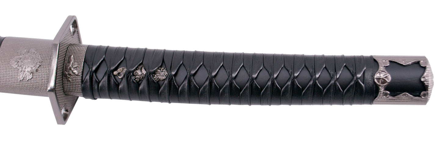 Katana S2022 de 102,5 cm hoja de acero con wakisashi, vaina de madera negra con detalles metálicos, mango encordado negro de polipiel. Con soporte. Ref. S2022