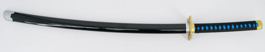 Katana S5061 de Demon Slayer empuñada por Tokitou Muichirou réplica no oficial de 105 cm hoja hoja de bambú acabada en negro con filo en satinado, mango con encordado negro de polipiel y con piel de imitación. Ref. S5061
