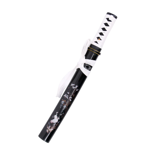 Tanto Funcional S6046N de 45 cm con hoja de acero al carbono 1065 de 27 cm, vaina de madera acabada en negro con detalles de flores y grulla, mango encordado blanco con imitación de piel de raya